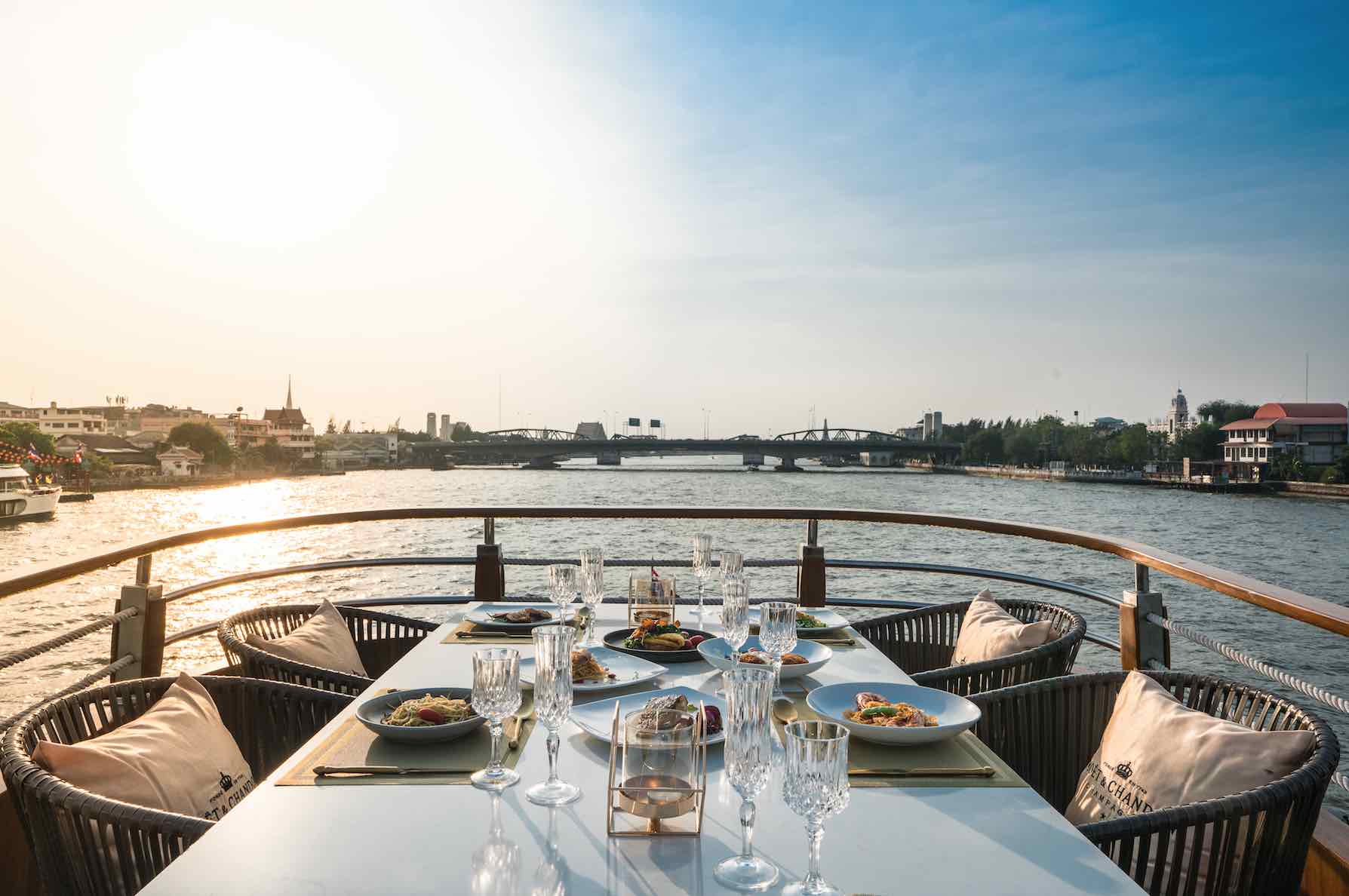 Pruek Cruise Bangkok - Luxury Cruise Experience On Chao Praya River